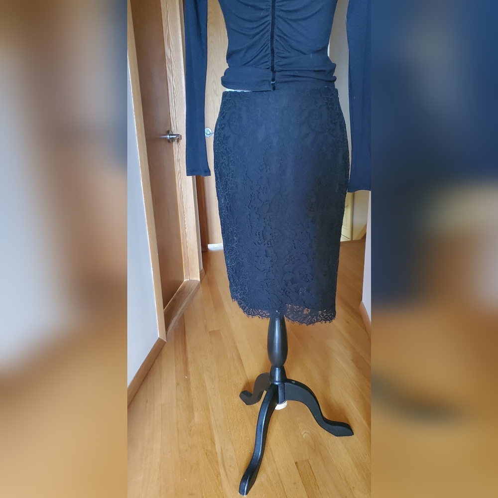 BNWT  RALPH LAUREN  BLACK  LACE SKIRT